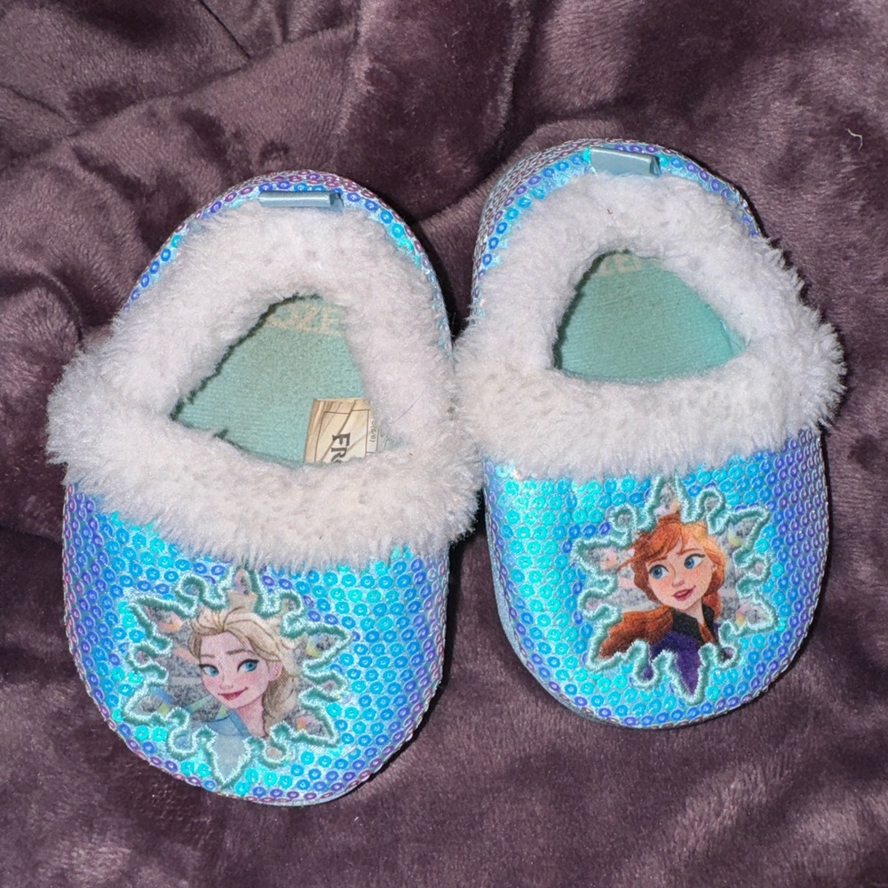 Disney Frozen Toddler Slippers Size 5/6